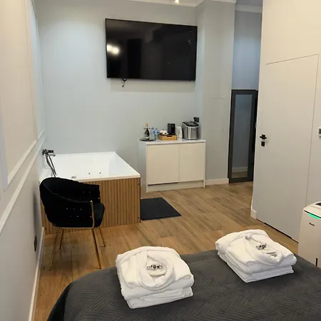 Grey Prywatne Jacuzzi Miodowa