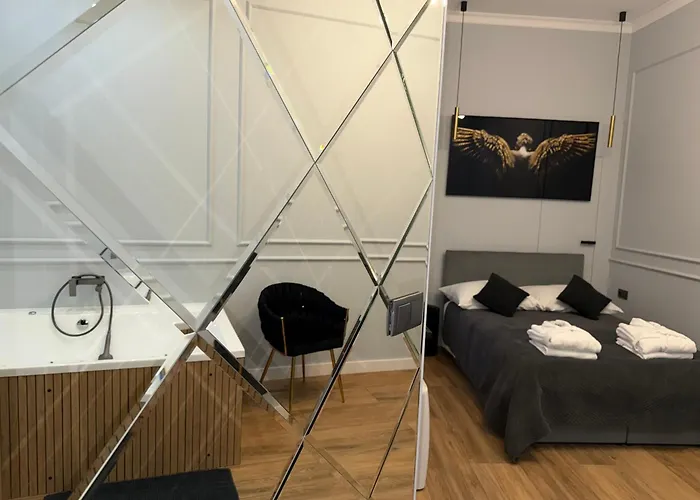 شقة Grey Prywatne Jacuzzi Miodowa