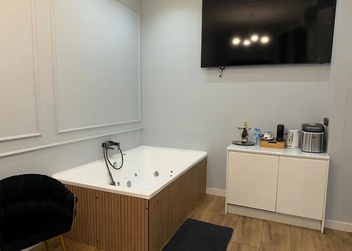 Grey Prywatne Jacuzzi Miodowa