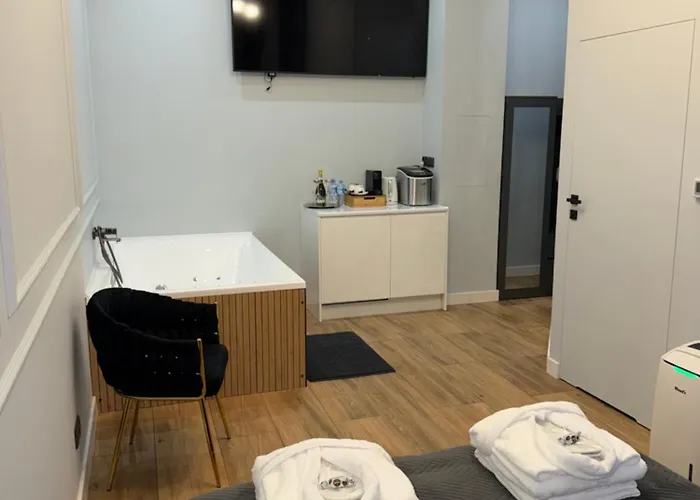 Grey Prywatne Jacuzzi Miodowa